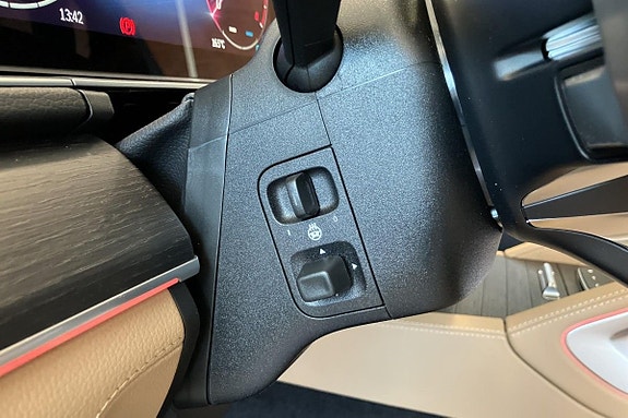 Mercedes-Benz GLS450 d 14 of 28