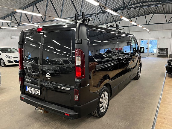 Opel Vivaro 3 of 5