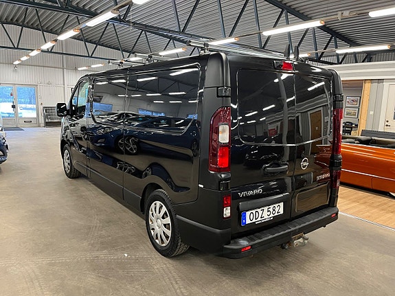 Opel Vivaro 4 of 5