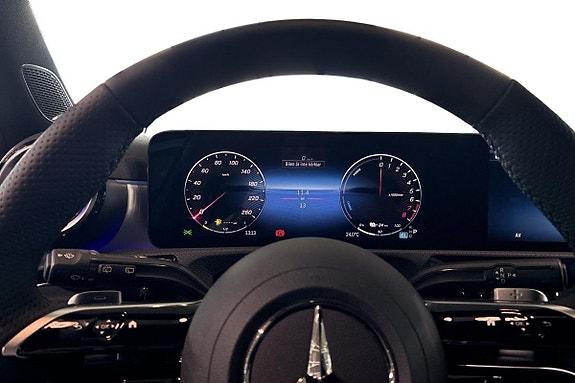 Mercedes-Benz A250 e 7 of 12