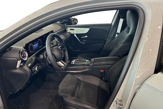 Mercedes-Benz A250 e 11 of 12