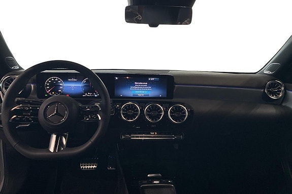 Mercedes-Benz A250 e 8 of 12