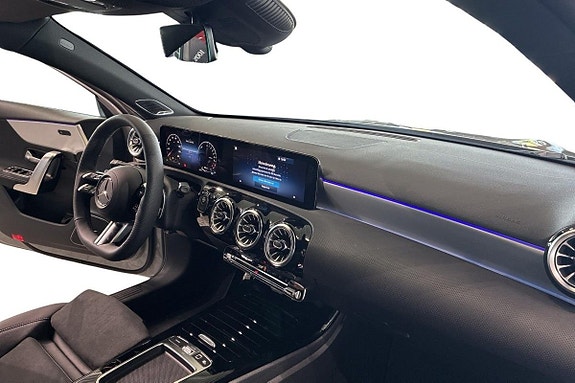 Mercedes-Benz A250 e 9 of 12