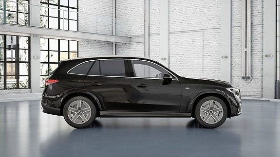 Mercedes-Benz GLC300 e 2 of 5