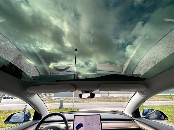 Tesla Model 3 19 of 20