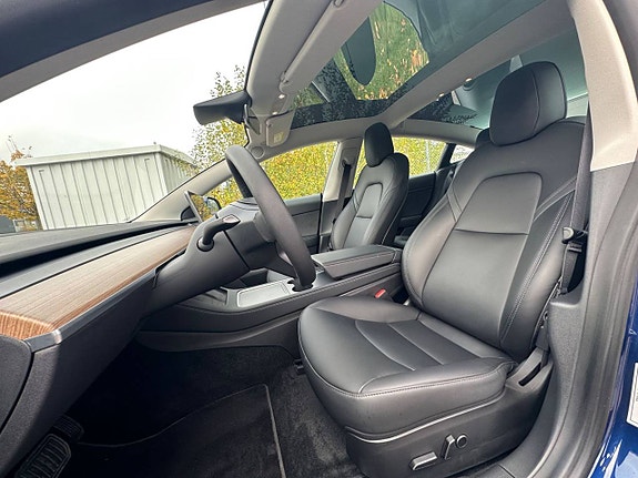 Tesla Model 3 12 of 20