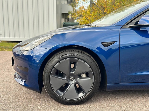 Tesla Model 3 8 of 20