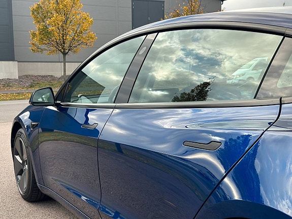 Tesla Model 3 9 of 20