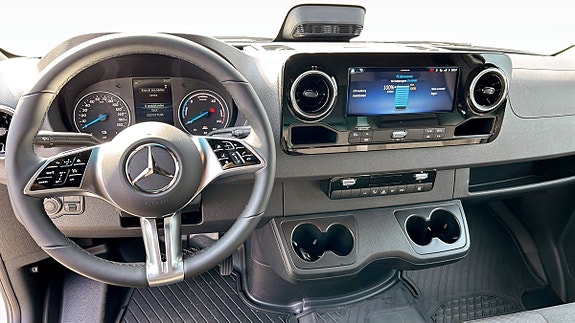 Mercedes-Benz Sprinter 412 8 of 11