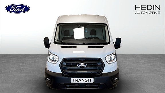 Ford Transit 8 of 12