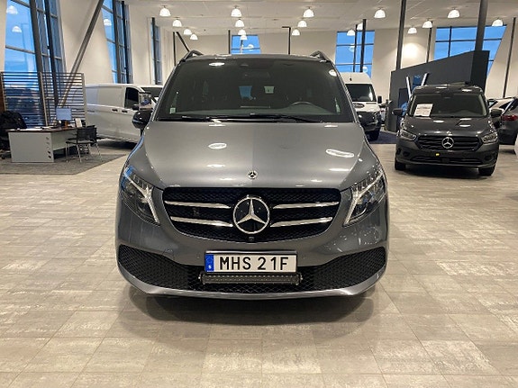 Mercedes-Benz V-Klass 2 of 5