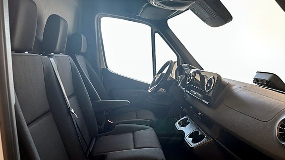 Mercedes-Benz Sprinter 208 3 of 9