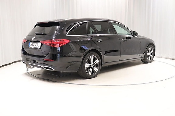 Mercedes-Benz C300 4 of 5