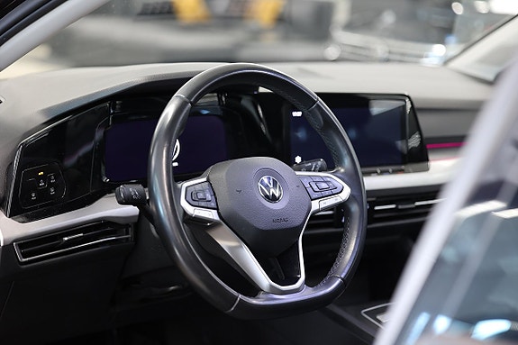 Volkswagen Golf VIII 15 of 20