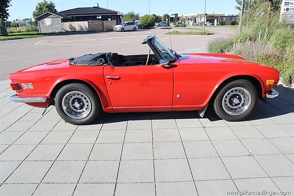 Triumph TR6 2 of 27