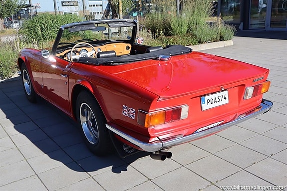 Triumph TR6 12 of 27