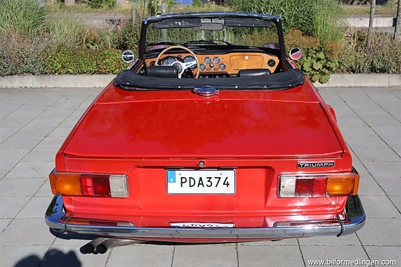 Triumph TR6 10 of 27
