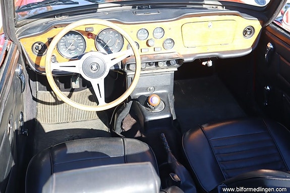 Triumph TR6 3 of 27