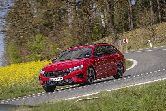 Skoda Octavia RS 2 of 5
