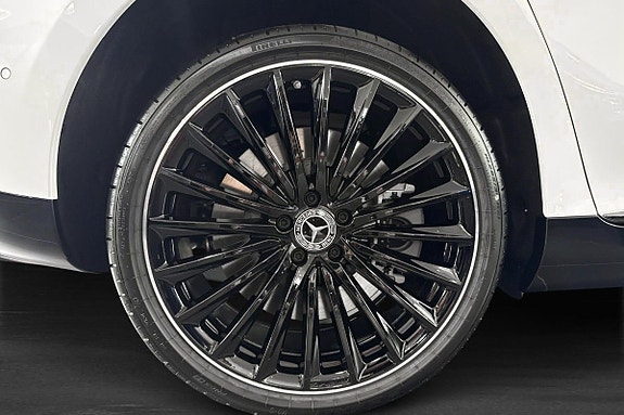 Mercedes-Benz EQE350+ 5 of 13