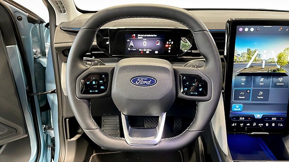 Ford Explorer 10 of 13