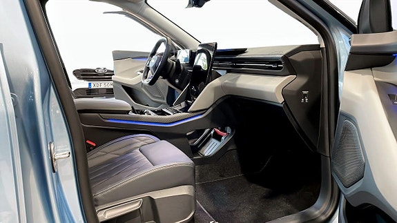 Ford Explorer 7 of 13
