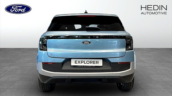 Ford Explorer 4 of 13
