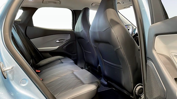 Ford Explorer 8 of 13