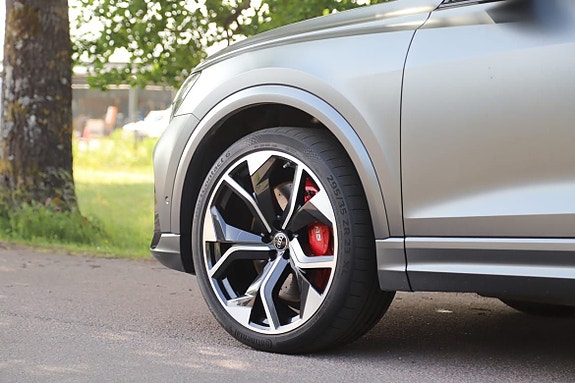 Audi RS Q8 3 of 5