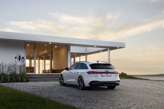 Audi A5 4 of 5