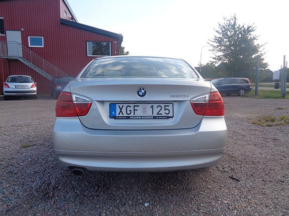 BMW 320 4 of 5