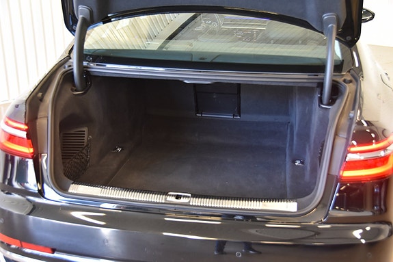 Audi A8 7 of 30