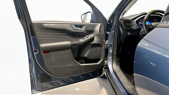 Ford Kuga 11 of 12