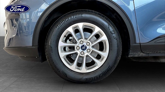 Ford Kuga 9 of 12
