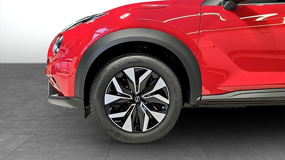 Nissan Juke 9 of 12