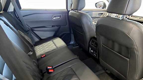 Nissan X-Trail 5 of 15
