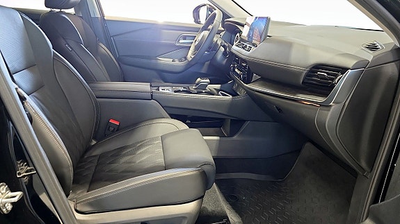 Nissan X-Trail 3 of 15