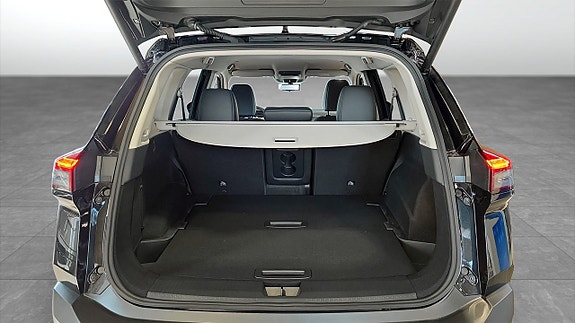Nissan X-Trail 10 of 15