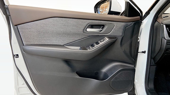 Nissan X-Trail 11 of 17