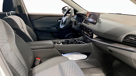 Nissan X-Trail 3 of 17