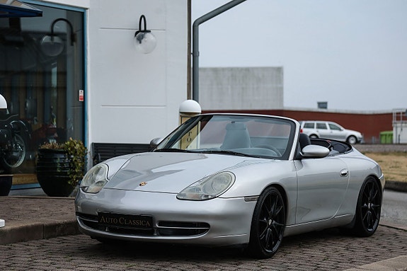 Porsche 911 2 of 5