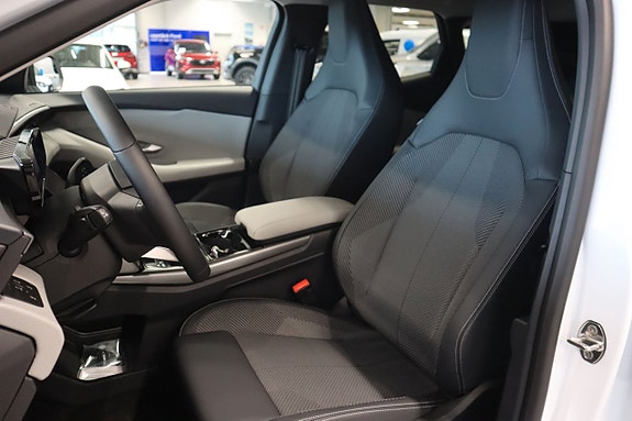 Ford Explorer 10 of 17
