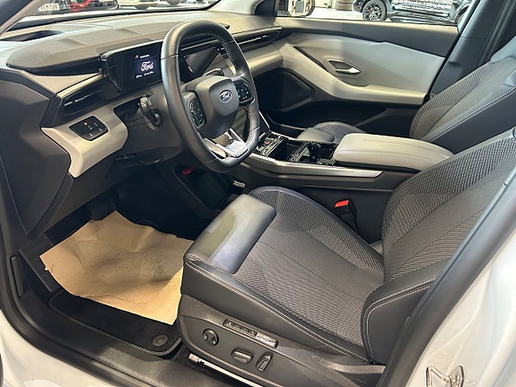 Ford Explorer 11 of 19