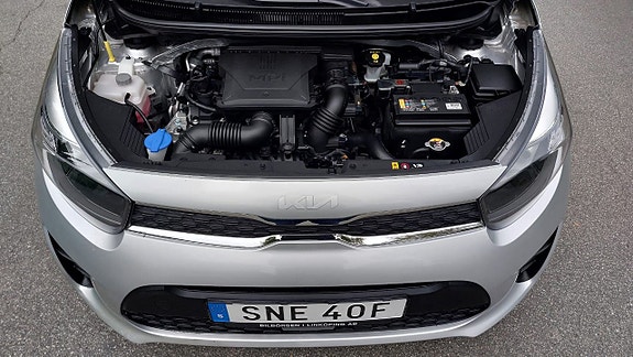 Kia Picanto 7 of 18