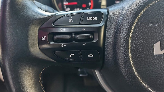 Kia Picanto 15 of 18