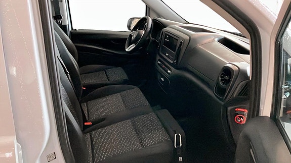 Mercedes-Benz eVito 112 3 of 5