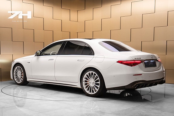 Mercedes-Benz S63 3 of 5