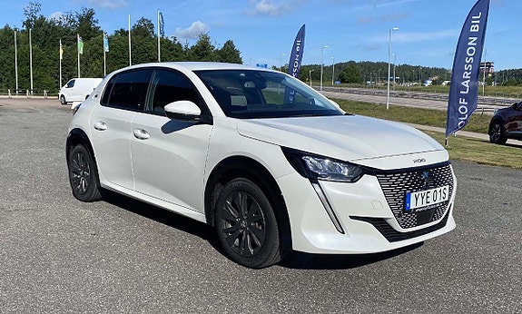 Peugeot e-208 4 of 5