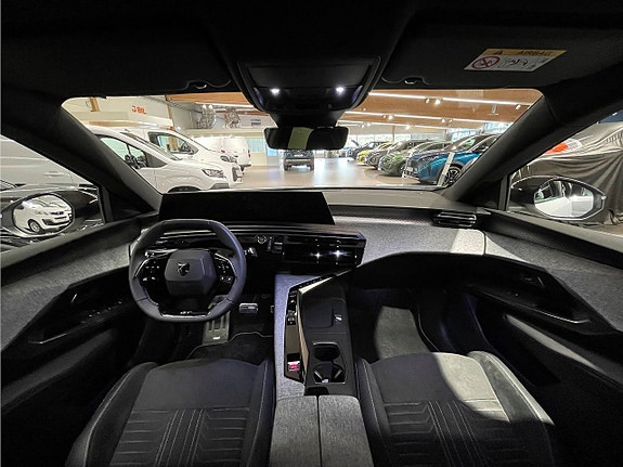 Peugeot 5008 3 of 5