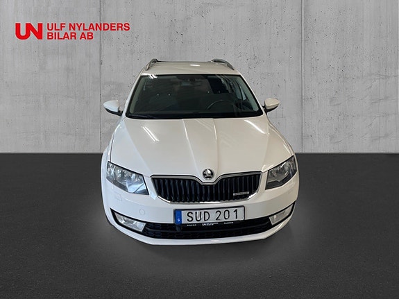 Skoda Octavia 6 of 15
